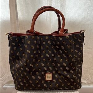 Dooney & Bourke Gretta Brown Tmorrow large Barlow bag